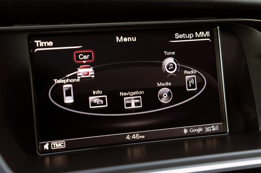 Детали интерьера Audi RS5 Coupe 2012 года  (NA) (фото 54 из 104)